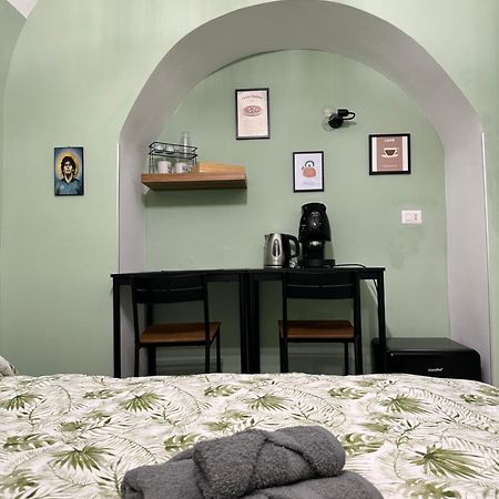 לינה וארוחת בוקר נאפולי Casa Carmeli מראה חיצוני תמונה