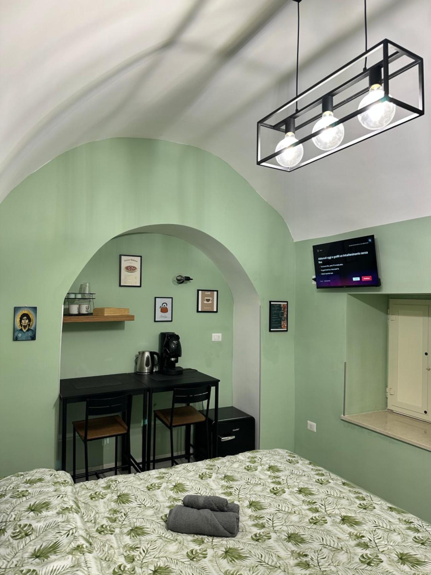 לינה וארוחת בוקר נאפולי Casa Carmeli מראה חיצוני תמונה