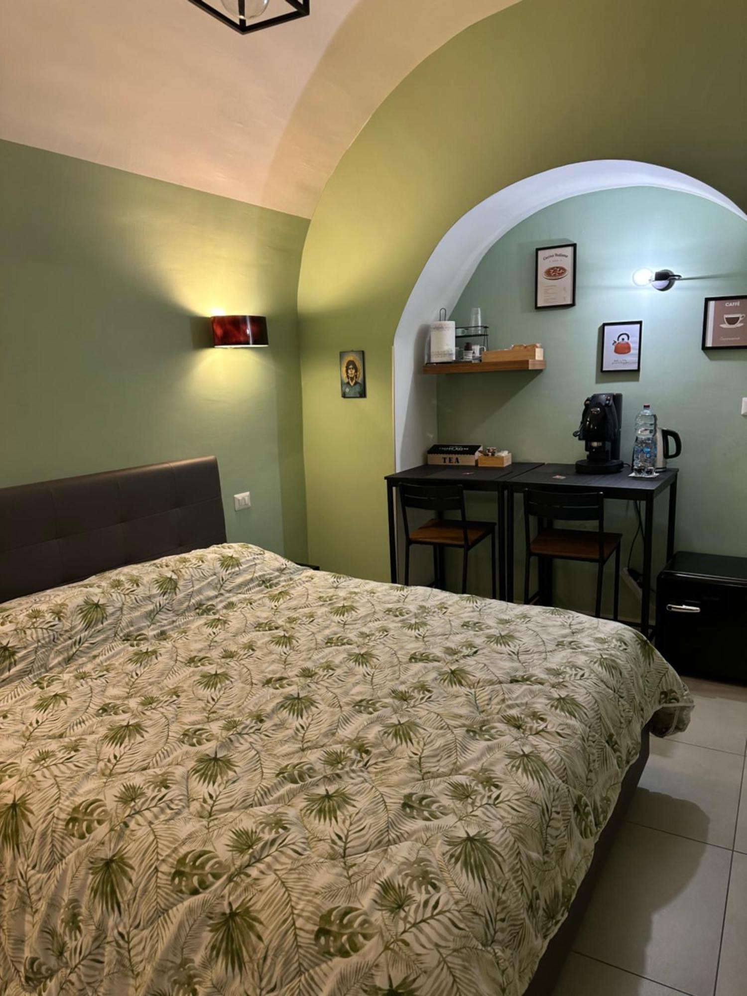 לינה וארוחת בוקר נאפולי Casa Carmeli מראה חיצוני תמונה