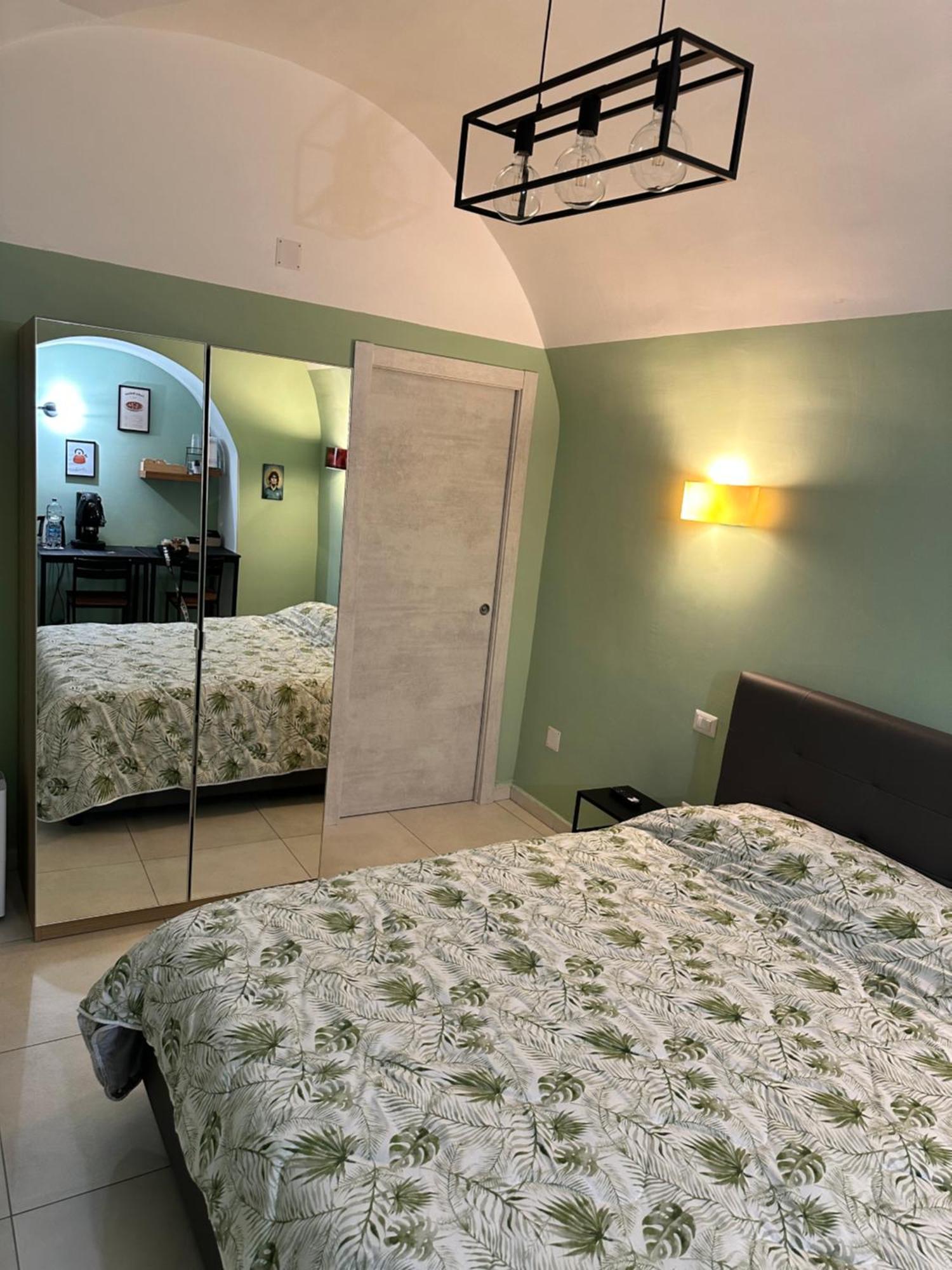 לינה וארוחת בוקר נאפולי Casa Carmeli מראה חיצוני תמונה