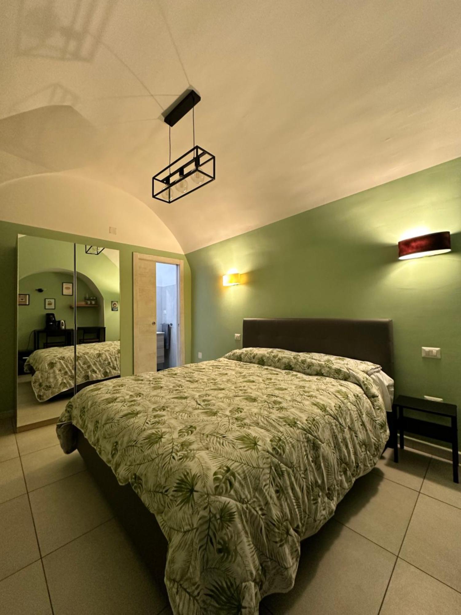 לינה וארוחת בוקר נאפולי Casa Carmeli מראה חיצוני תמונה
