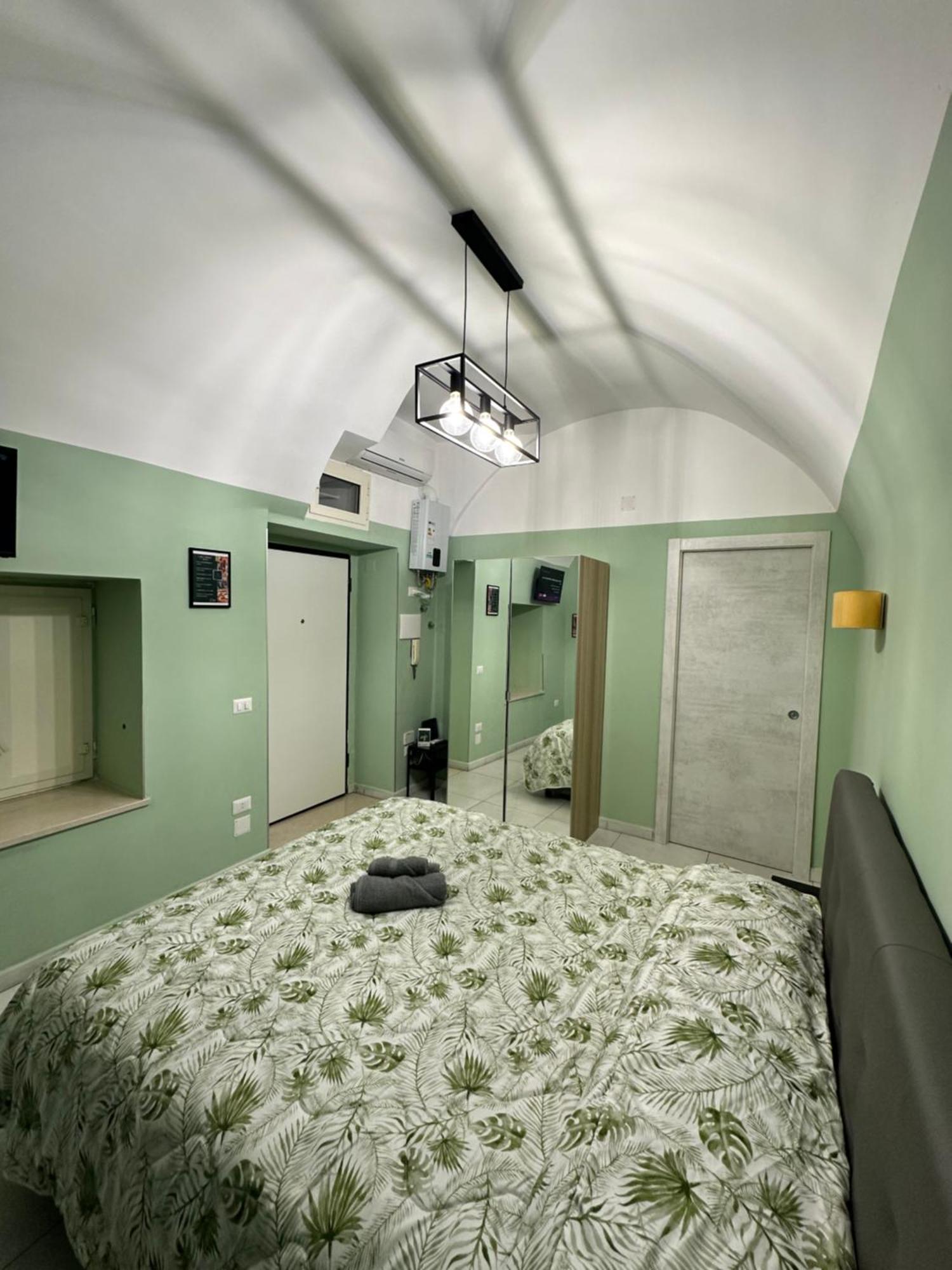 לינה וארוחת בוקר נאפולי Casa Carmeli מראה חיצוני תמונה