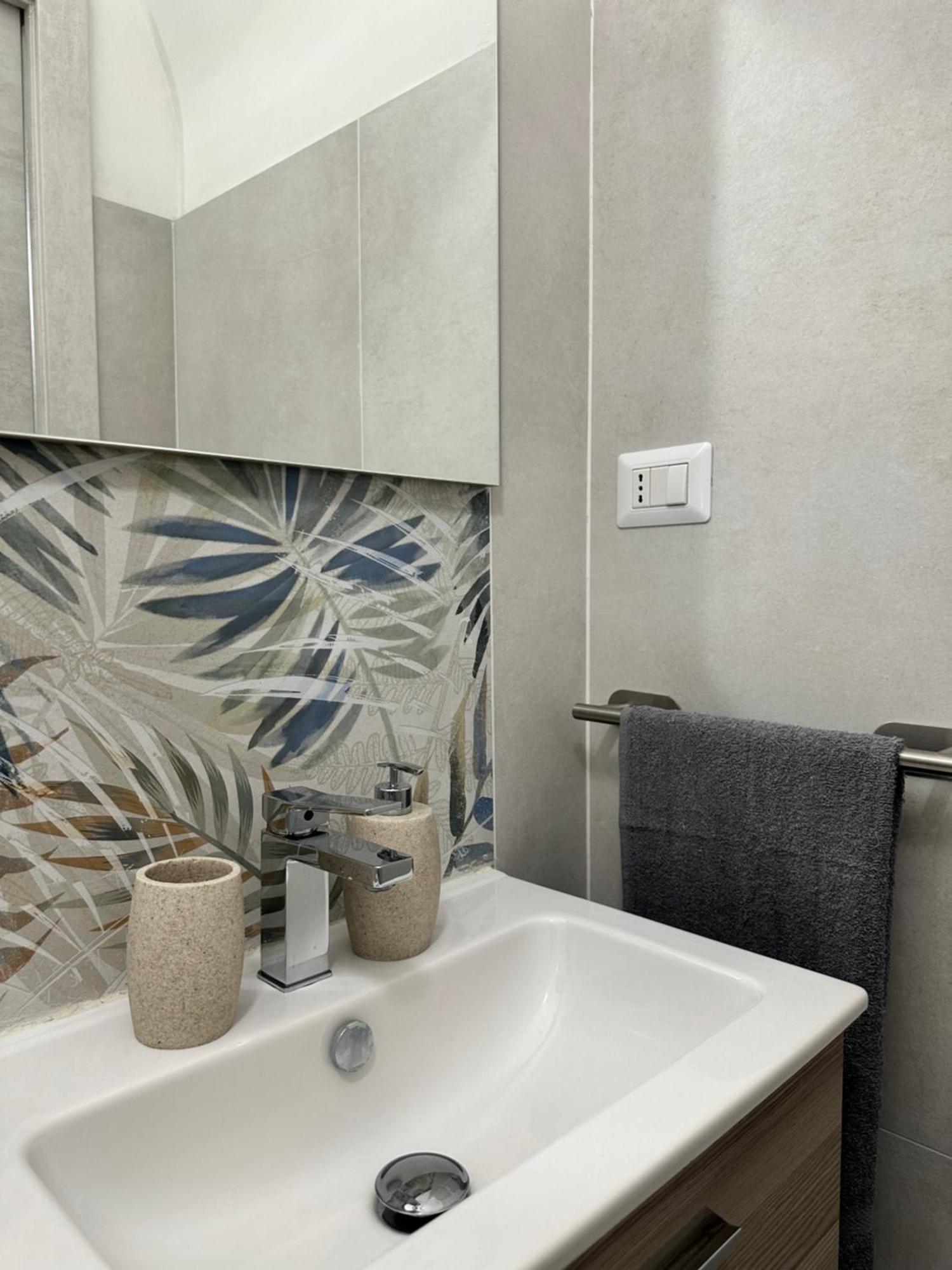 לינה וארוחת בוקר נאפולי Casa Carmeli מראה חיצוני תמונה